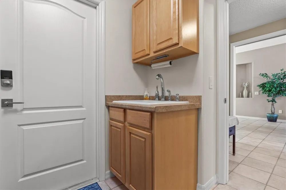1114 MARINA DRIVE Tarpon Springs, FL 34689