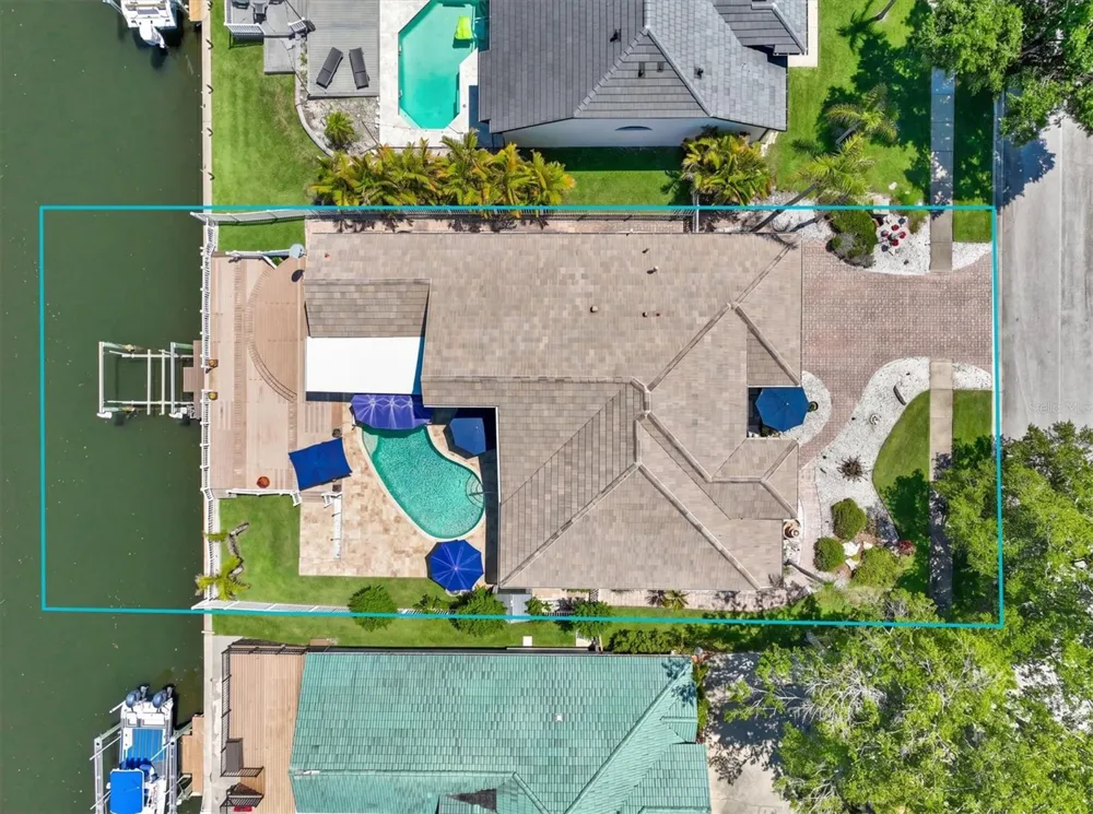 1114 MARINA DRIVE Tarpon Springs, FL 34689