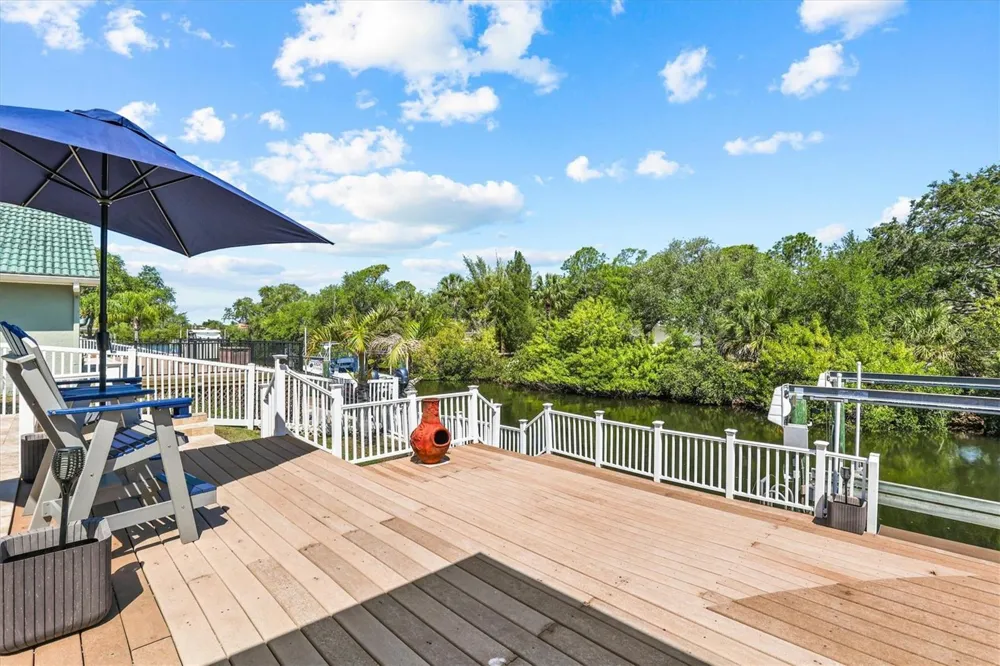 1114 MARINA DRIVE Tarpon Springs, FL 34689