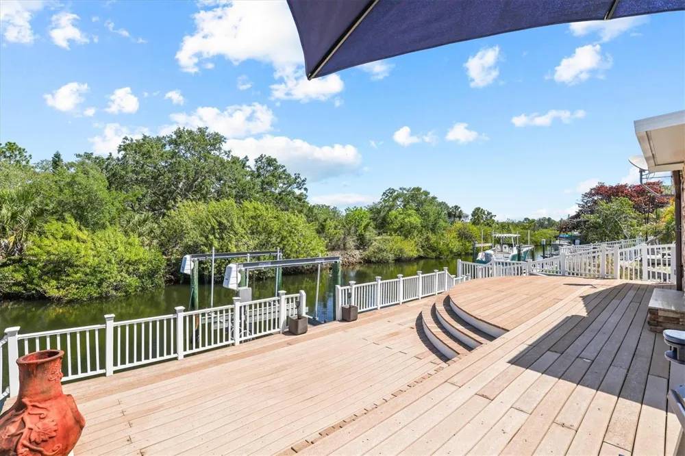 1114 MARINA DRIVE Tarpon Springs, FL 34689