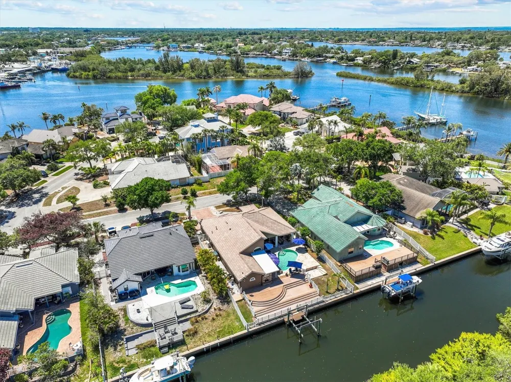 1114 MARINA DRIVE Tarpon Springs, FL 34689