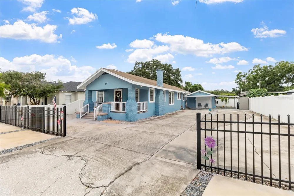 710 E BROAD STREET Tampa, FL 33604