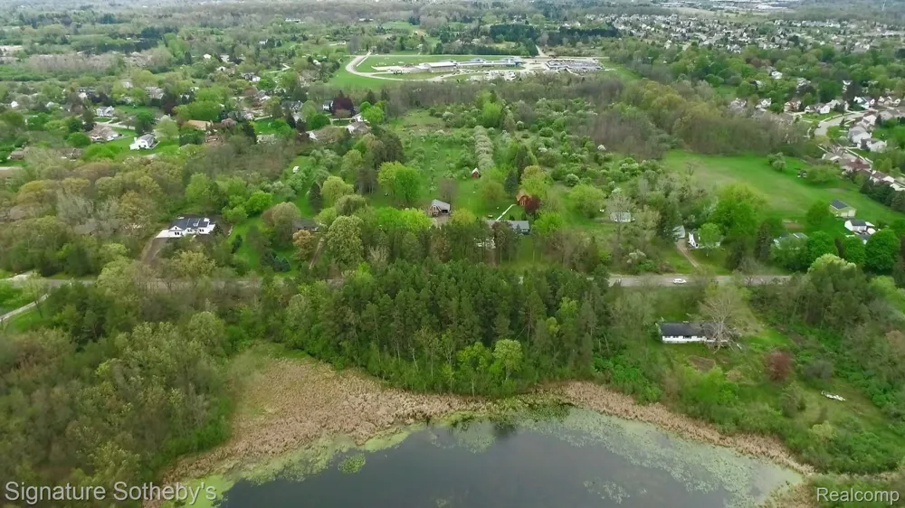 6 McCandlish Road Grand Blanc Charter Township, MI 48439
