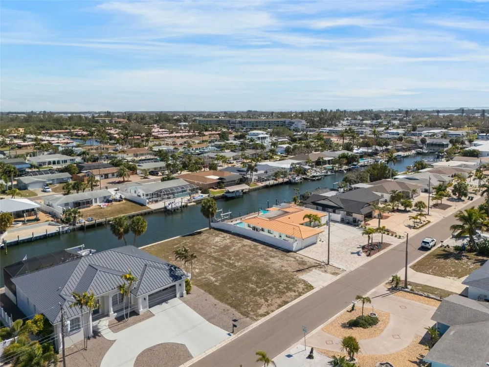 4007 COCONUT TERRACE Bradenton, FL 34210