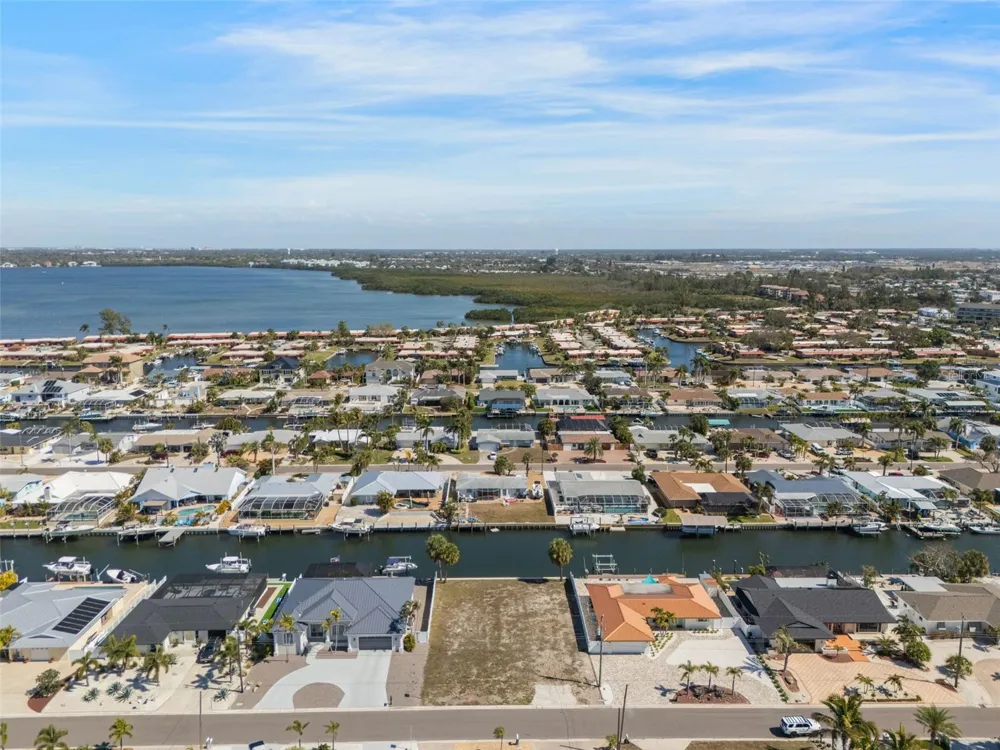 4007 COCONUT TERRACE Bradenton, FL 34210