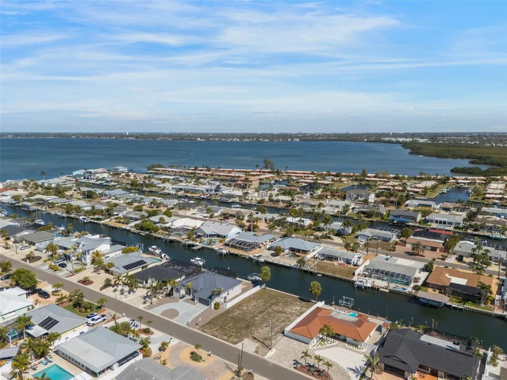 4007 COCONUT TERRACE Bradenton, FL 34210