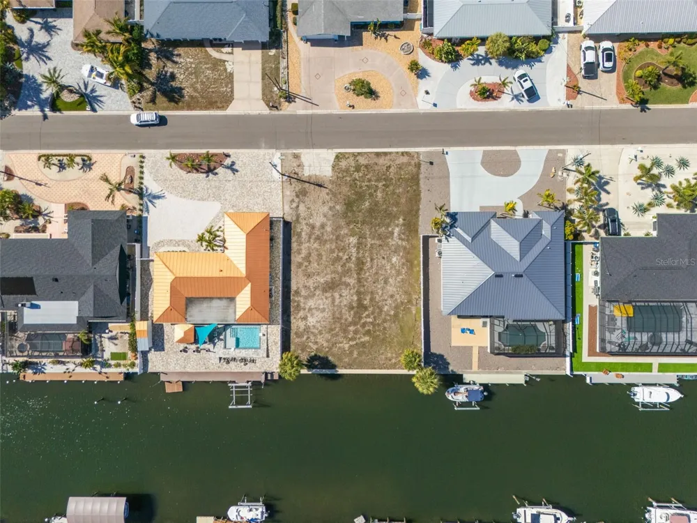 4007 COCONUT TERRACE Bradenton, FL 34210