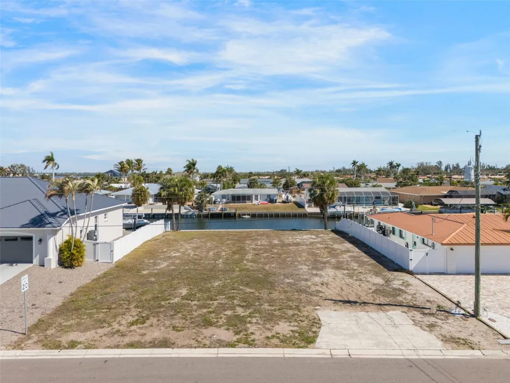 4007 COCONUT TERRACE Bradenton, FL 34210