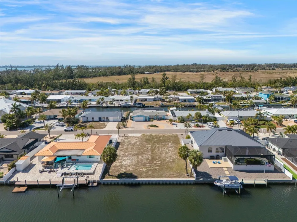 4007 COCONUT TERRACE Bradenton, FL 34210