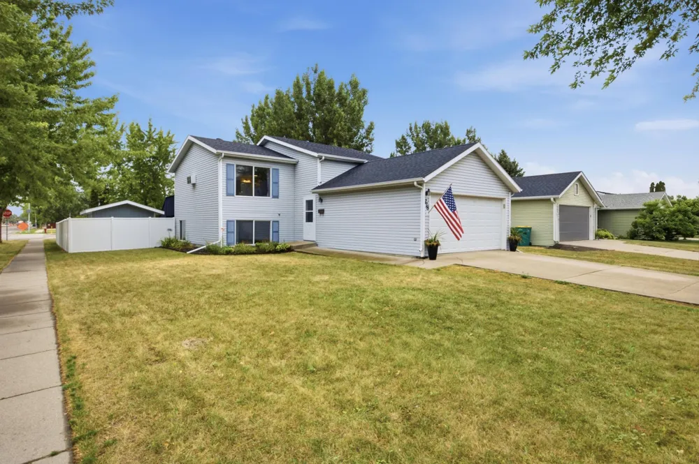 778 14th Avenue W West Fargo, ND 58078