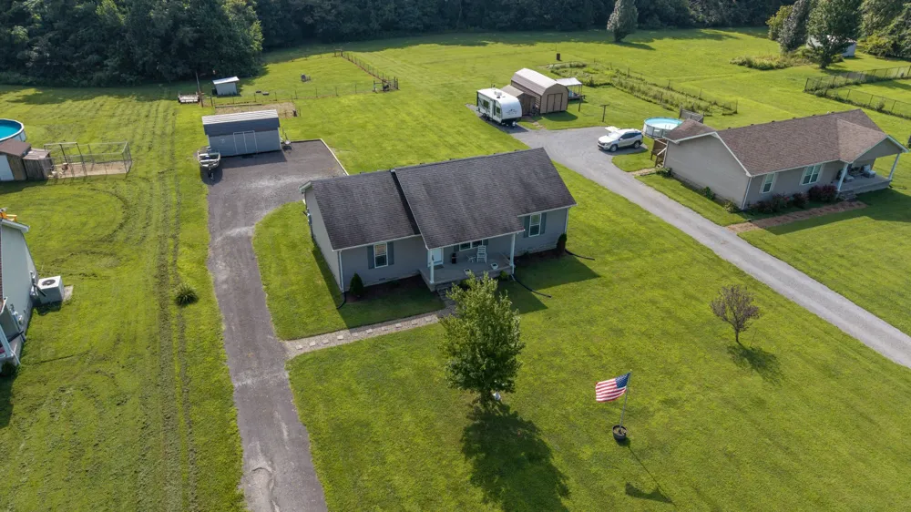260 Miller Rd Lafayette, TN 37083