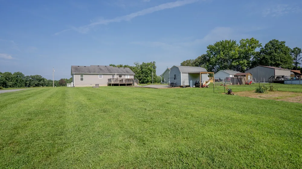 260 Miller Rd Lafayette, TN 37083