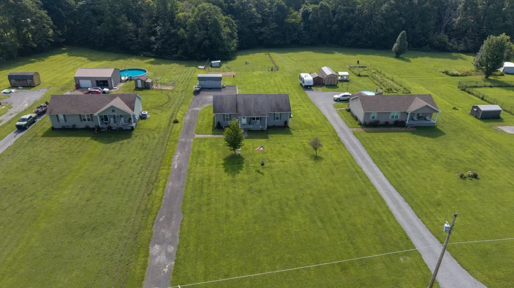 260 Miller Rd Lafayette, TN 37083