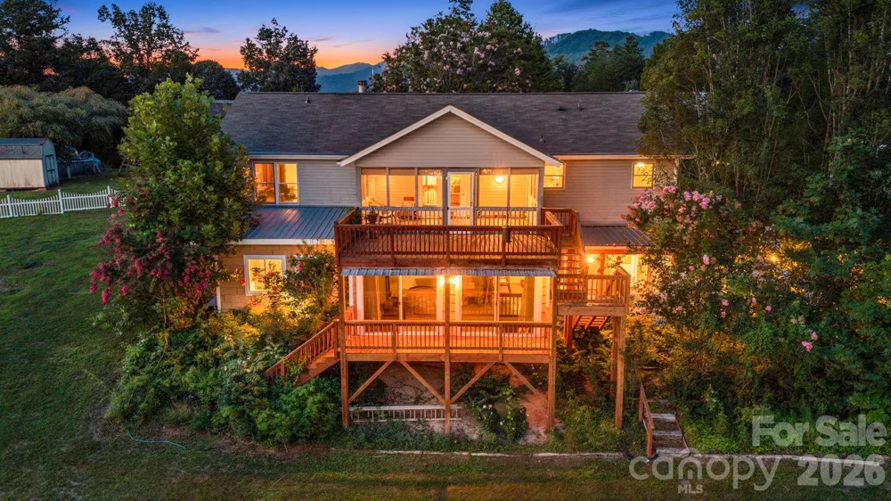 6 Arrowhead Lane Weaverville, NC 28787