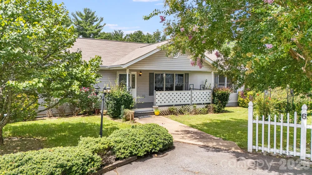 6 Arrowhead Lane Weaverville, NC 28787