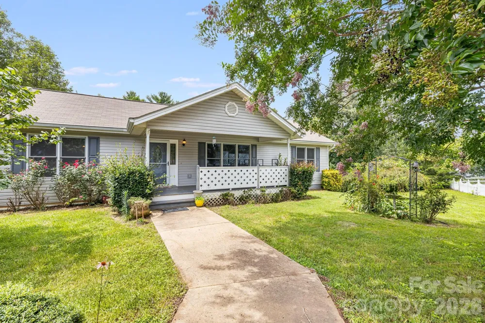 6 Arrowhead Lane Weaverville, NC 28787