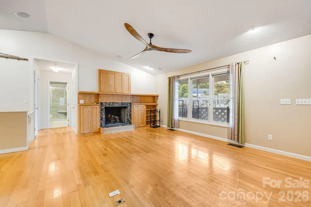 6 Arrowhead Lane Weaverville, NC 28787