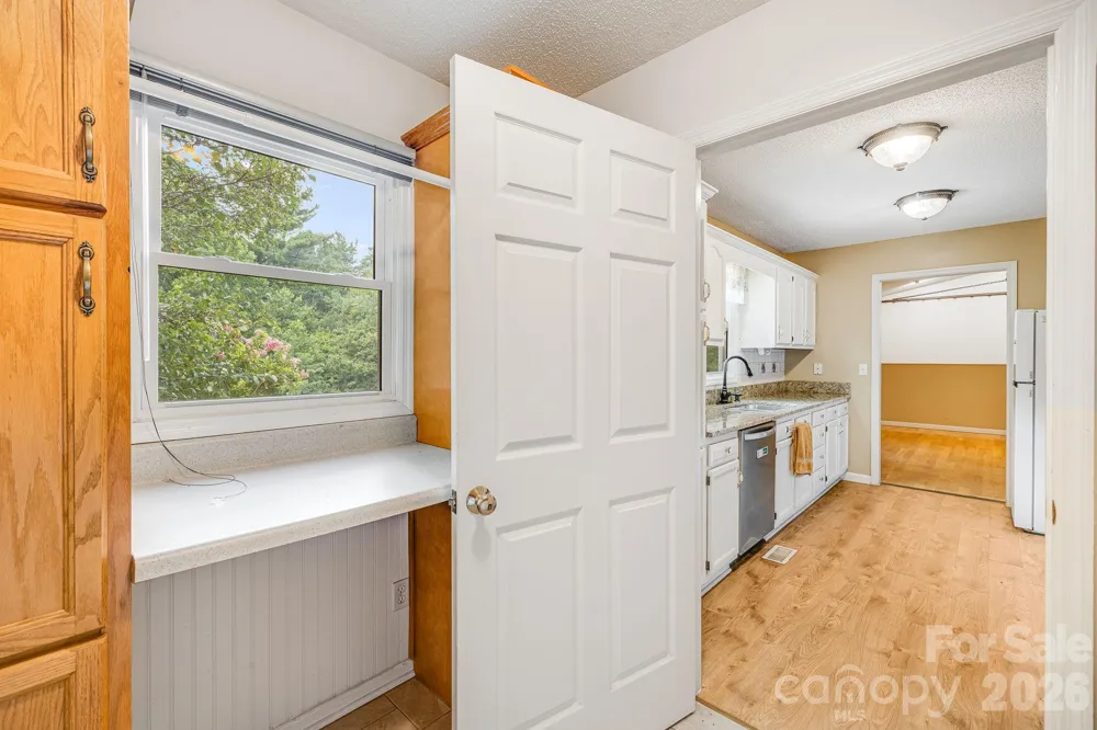 6 Arrowhead Lane Weaverville, NC 28787