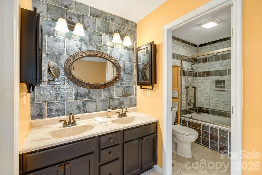 6 Arrowhead Lane Weaverville, NC 28787