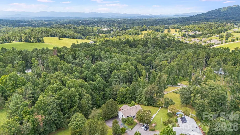 6 Arrowhead Lane Weaverville, NC 28787