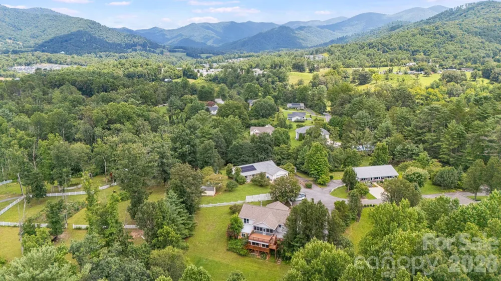 6 Arrowhead Lane Weaverville, NC 28787