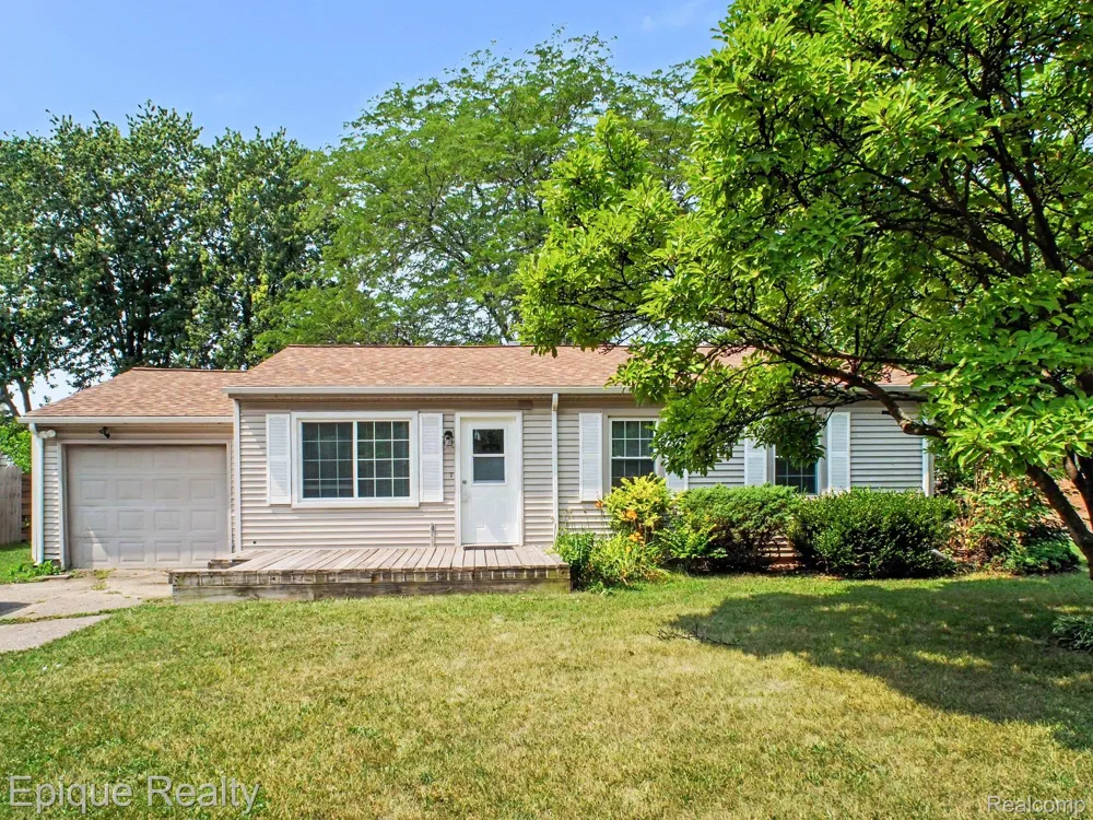 2789 Wellesley Drive Saginaw Charter Township, MI 48603