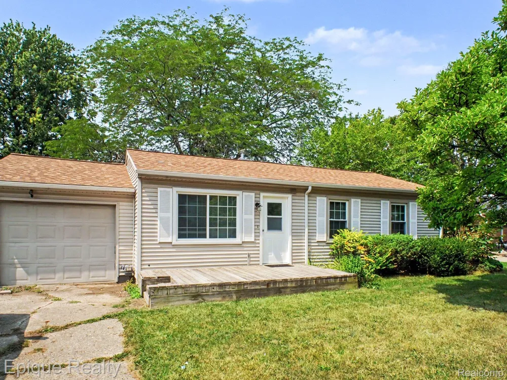 2789 Wellesley Drive Saginaw Charter Township, MI 48603