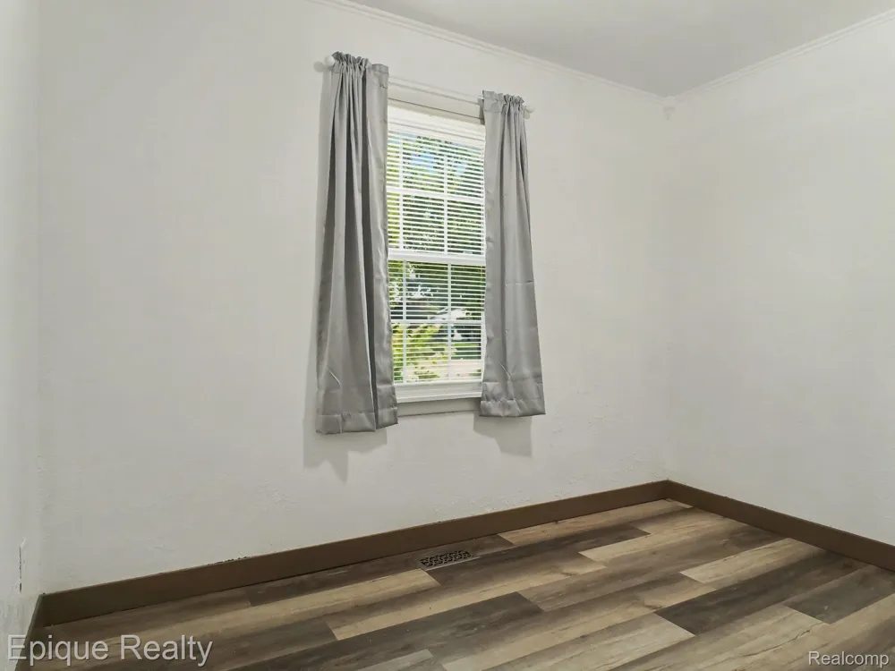 2789 Wellesley Drive Saginaw Charter Township, MI 48603
