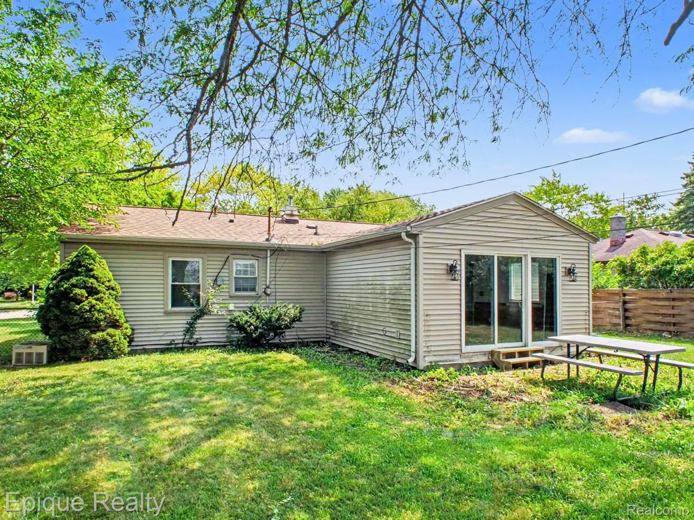 2789 Wellesley Drive Saginaw Charter Township, MI 48603