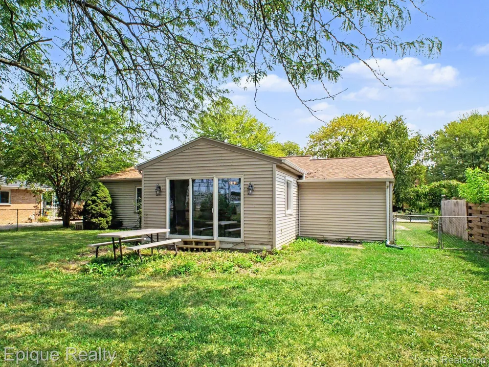 2789 Wellesley Drive Saginaw Charter Township, MI 48603