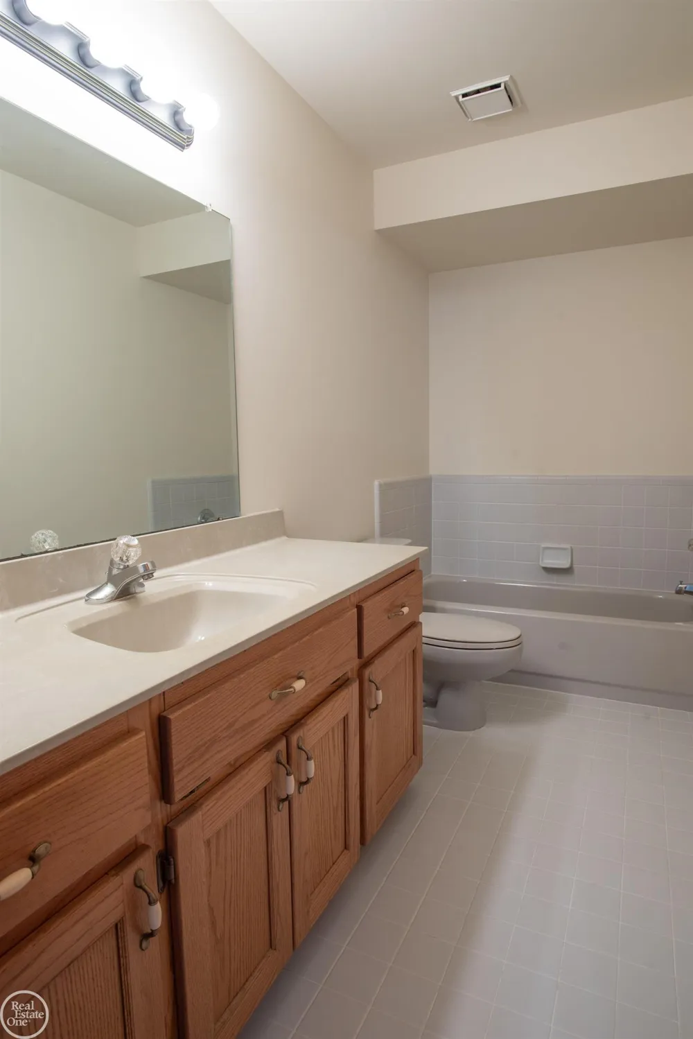 33527 Roselawn Street Chesterfield Township, MI 48047