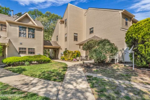 125 Whispering Oaks Way