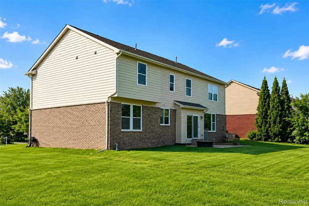 54908 Grenelefe Circle W Lyon Charter Township, MI 48178