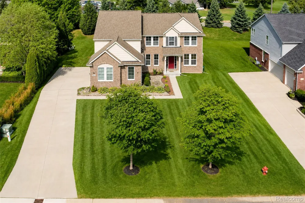 54908 Grenelefe Circle W Lyon Charter Township, MI 48178