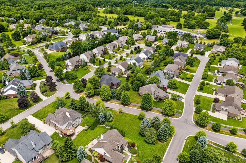 54908 Grenelefe Circle W Lyon Charter Township, MI 48178