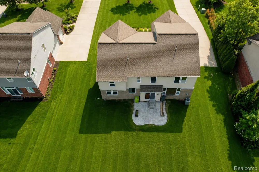 54908 Grenelefe Circle W Lyon Charter Township, MI 48178