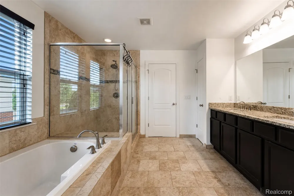 54908 Grenelefe Circle W Lyon Charter Township, MI 48178