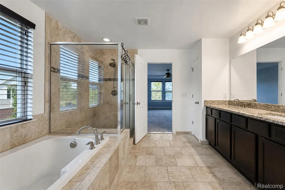 54908 Grenelefe Circle W Lyon Charter Township, MI 48178