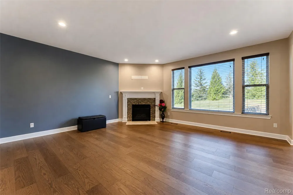 54908 Grenelefe Circle W Lyon Charter Township, MI 48178