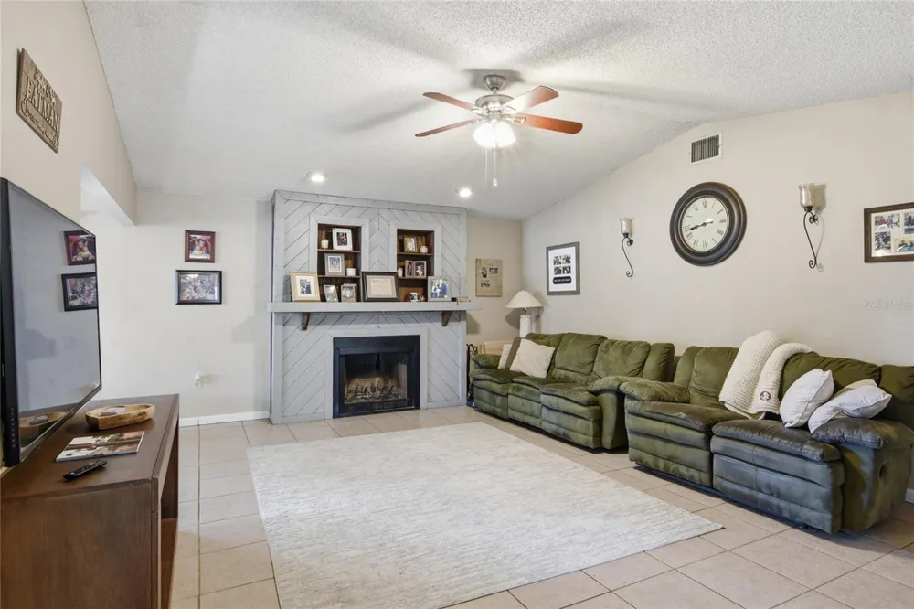 3028 WOOD SONG COURT Mulberry, FL 33860