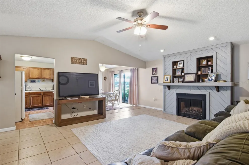3028 WOOD SONG COURT Mulberry, FL 33860