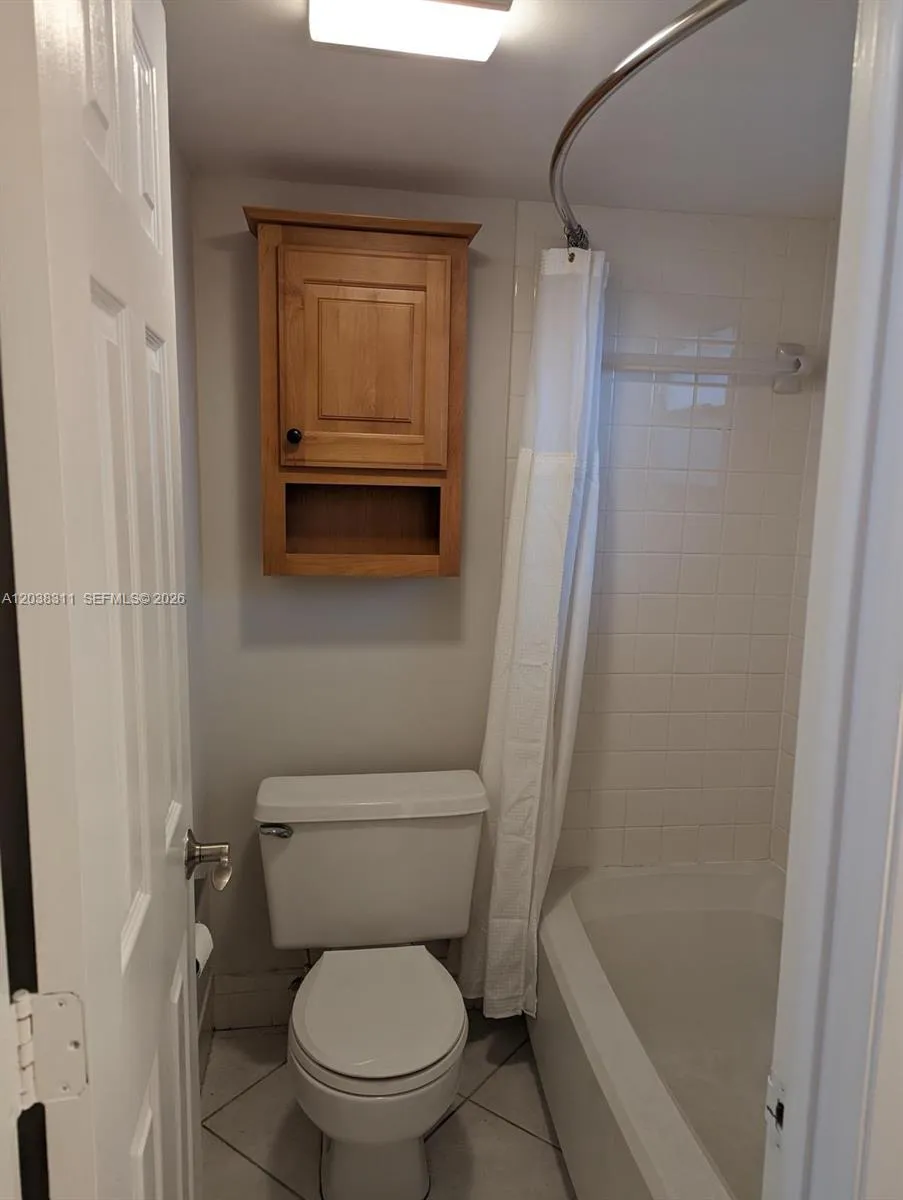 9460 Tangerine Pl #101 Davie, FL 33324