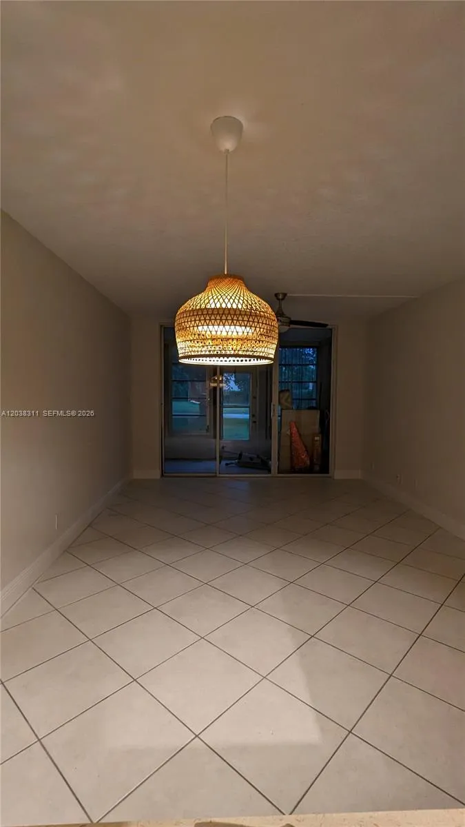 9460 Tangerine Pl #101 Davie, FL 33324