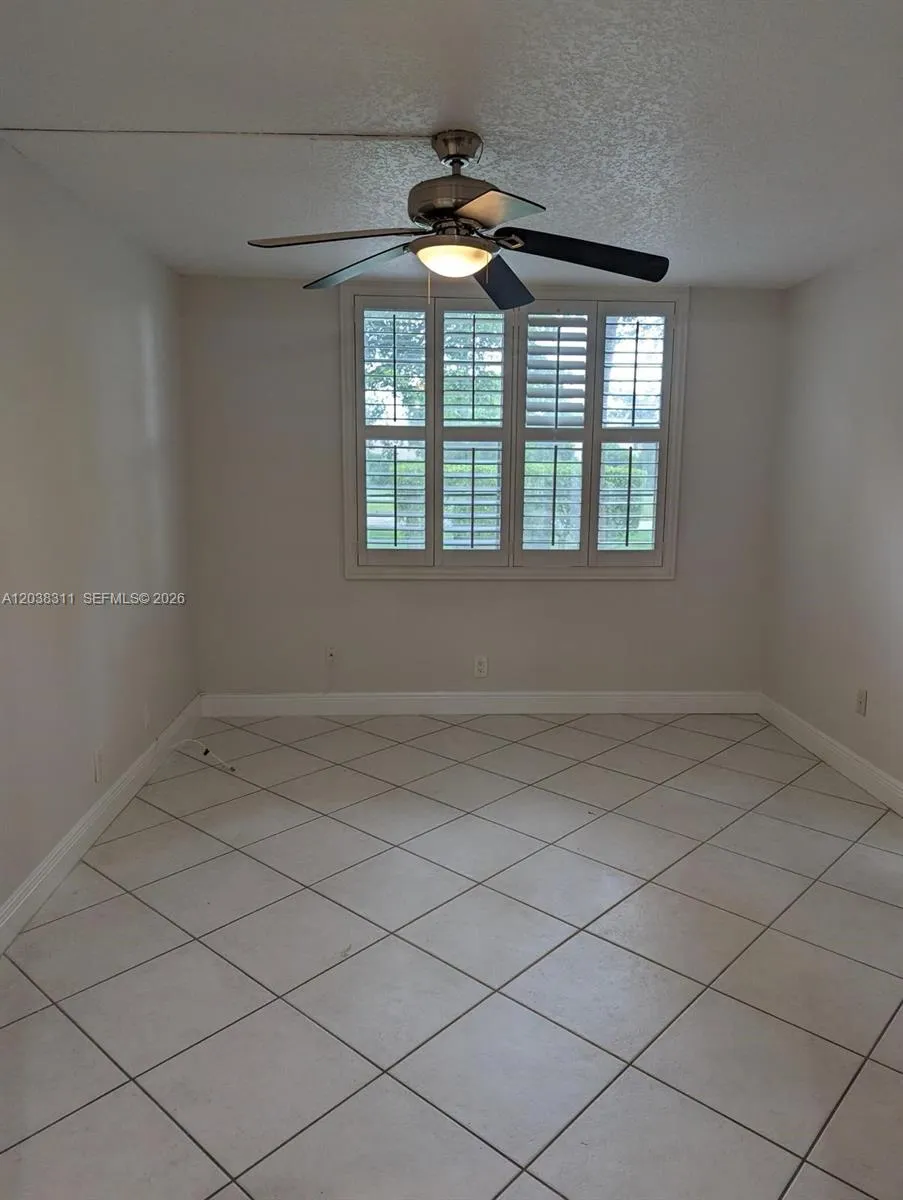 9460 Tangerine Pl #101 Davie, FL 33324
