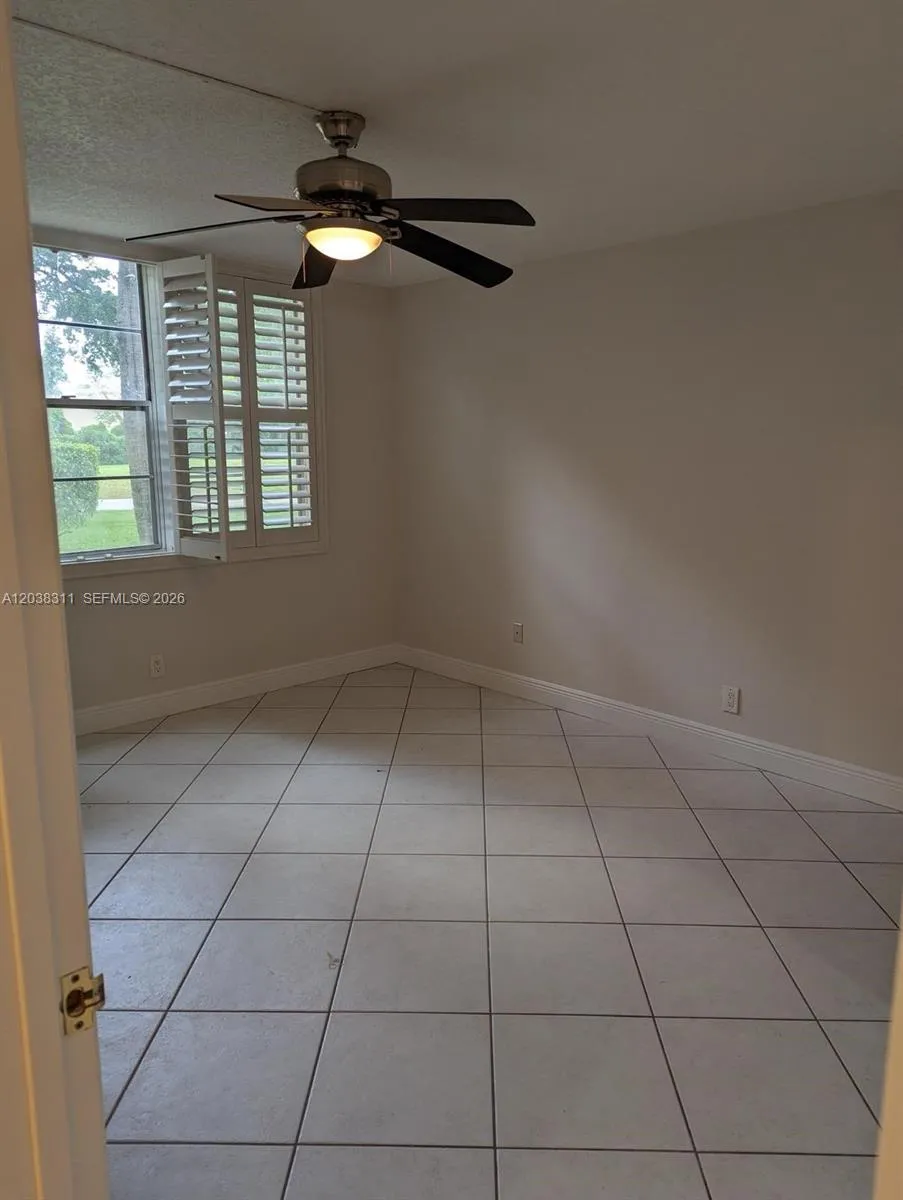 9460 Tangerine Pl #101 Davie, FL 33324