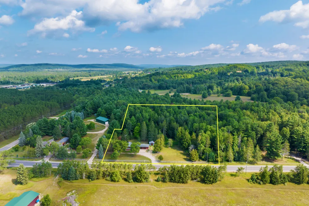 5073 Thumb Lake Road Boyne Falls, MI 49713