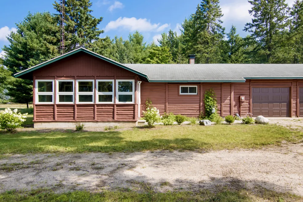 5073 Thumb Lake Road Boyne Falls, MI 49713