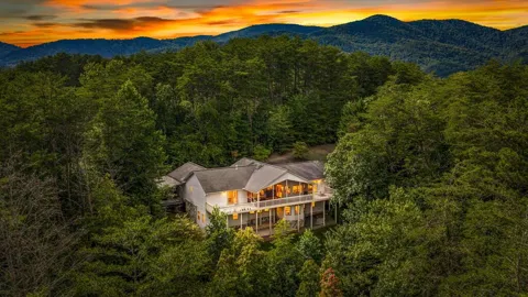 204 Lakeview Dr