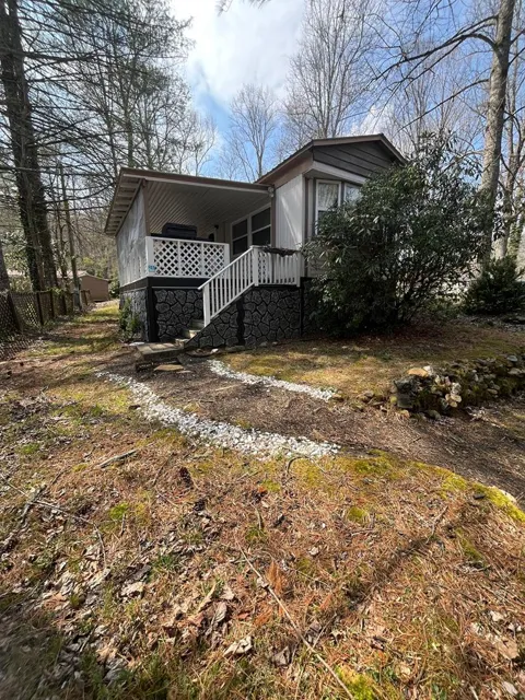 22 Leisure Woods Circle