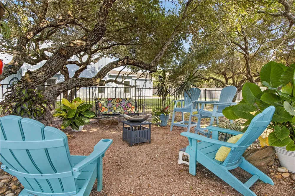 144 Lavaca Circle Rockport, TX 78382